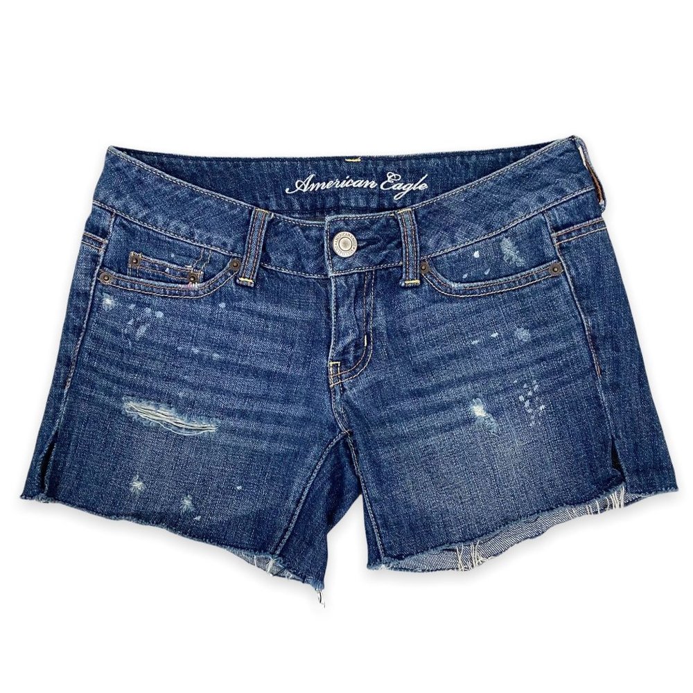 American Eagle Distressed Raw Hem Shorts Size 00 Medium Wash Denim